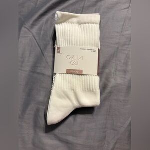 NWT 2 pack Calia Women’s Gripper Crew Studio socks Cloud / Gray Size Medium